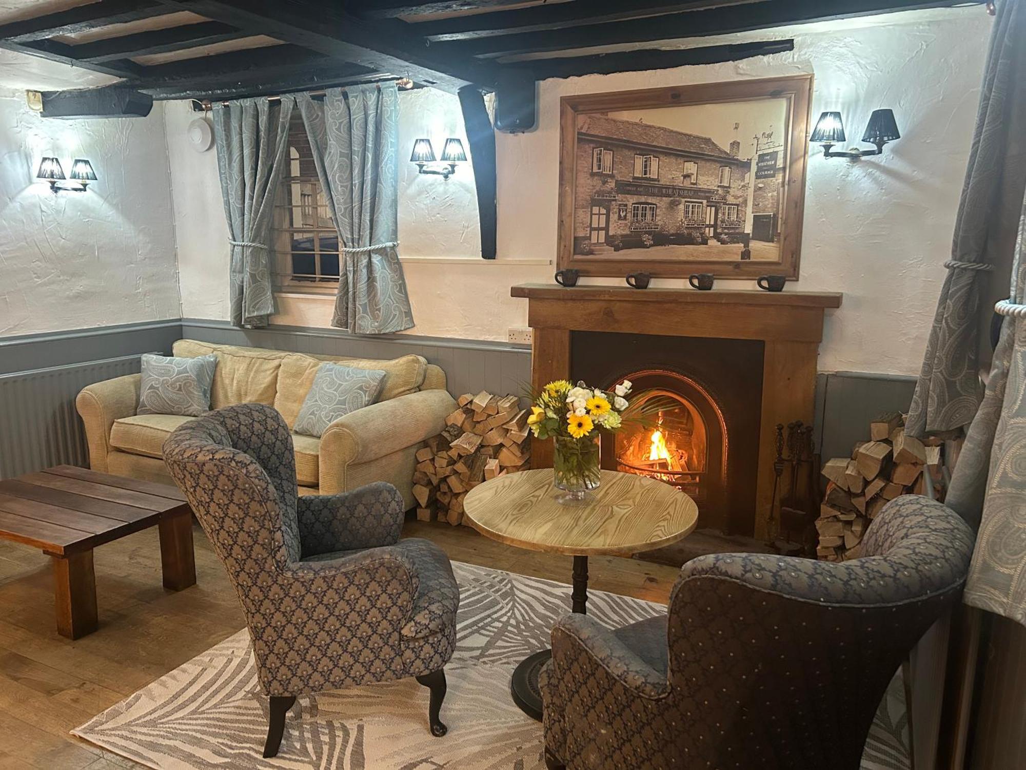 The Wheatsheaf Bramley Surrey 호텔 외부 사진