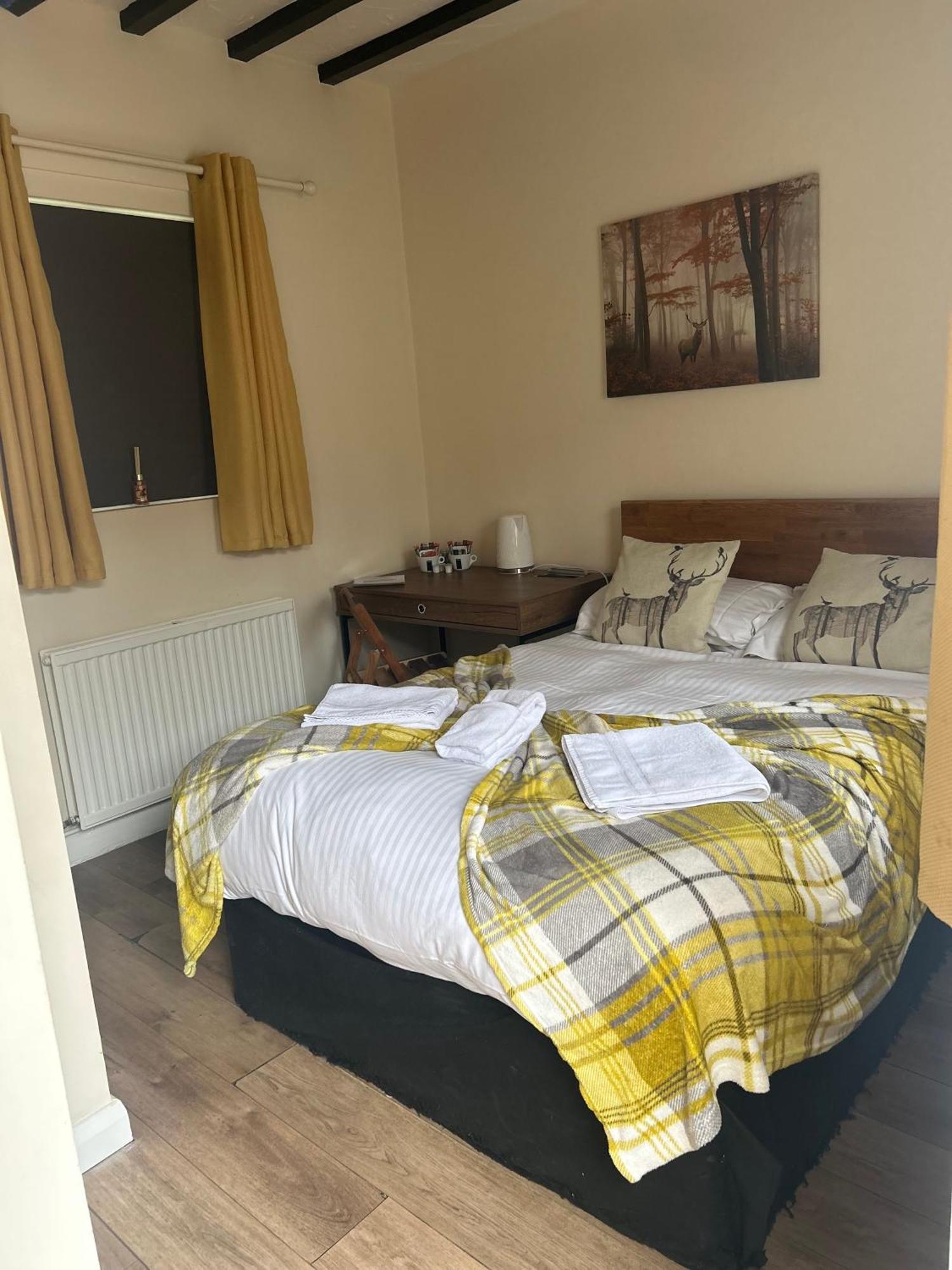 The Wheatsheaf Bramley Surrey 호텔 외부 사진