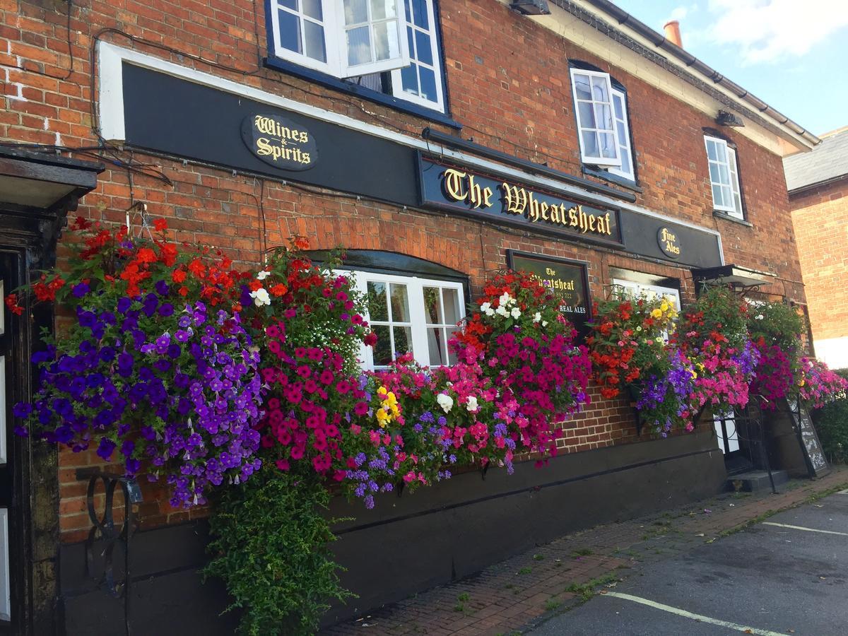 The Wheatsheaf Bramley Surrey 호텔 외부 사진